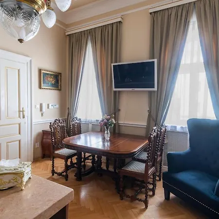 Royal Apartments Center Prague Apartamento Goltsch Jenikau