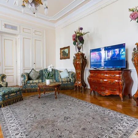 Apartamento Royal Apartments Center Prague Goltsch Jenikau